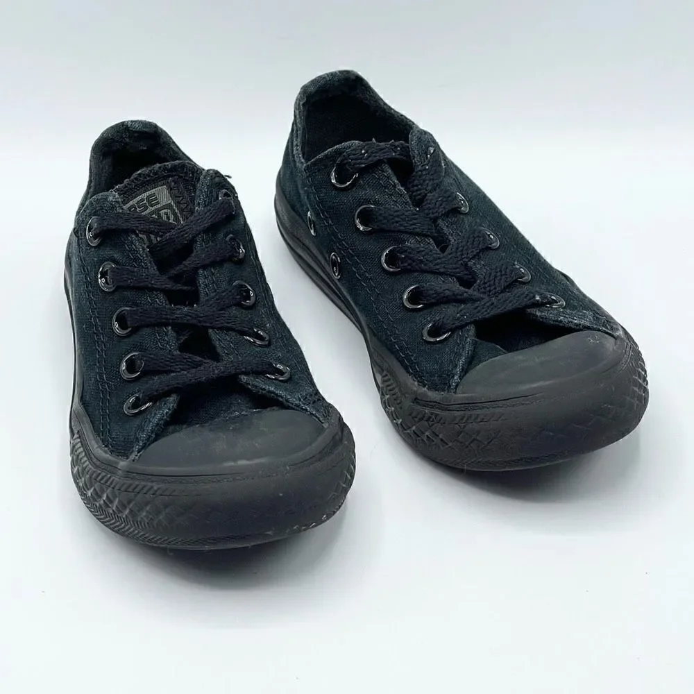 Converse All Star Chuck Taylor low lace up black on black sneakers - Little Kids